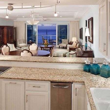 Caribbean Club Boutique Hotel, Grand Cayman Seven Mile Beach Экстерьер фото