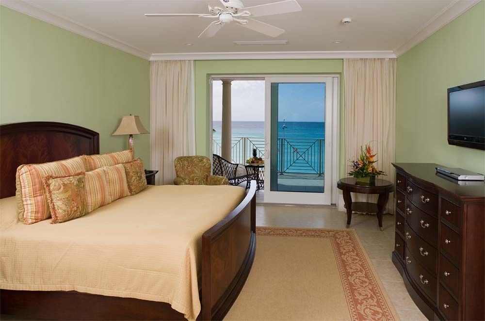 Caribbean Club Boutique Hotel, Grand Cayman Seven Mile Beach Экстерьер фото