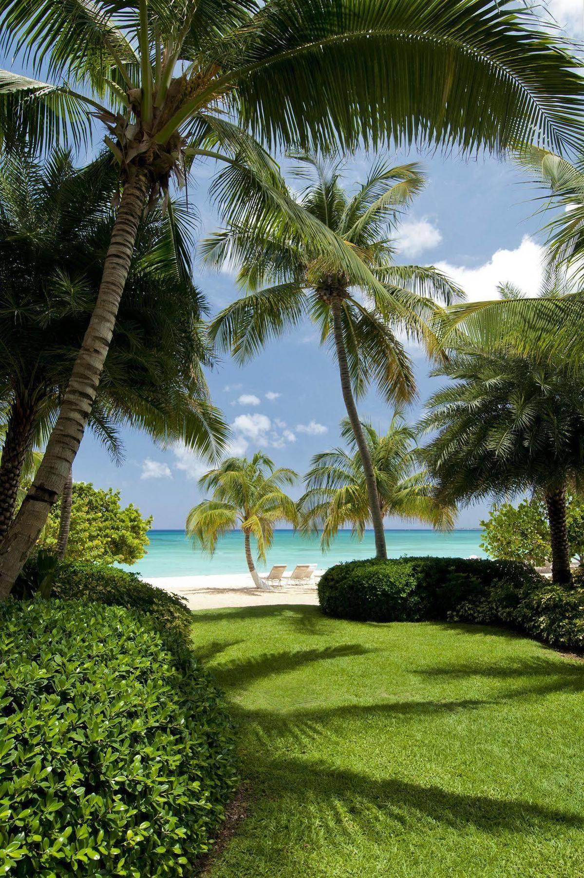 Caribbean Club Boutique Hotel, Grand Cayman Seven Mile Beach Экстерьер фото