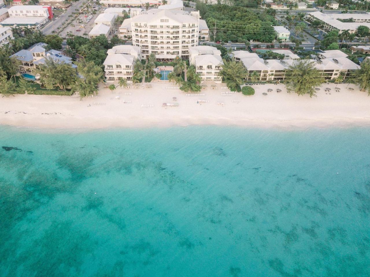 Caribbean Club Boutique Hotel, Grand Cayman Seven Mile Beach Экстерьер фото